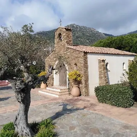 Studio-appartement Compose D Un Coin Cabine, Piece De Vie Et Jardin - St-clair * Le Lavandou